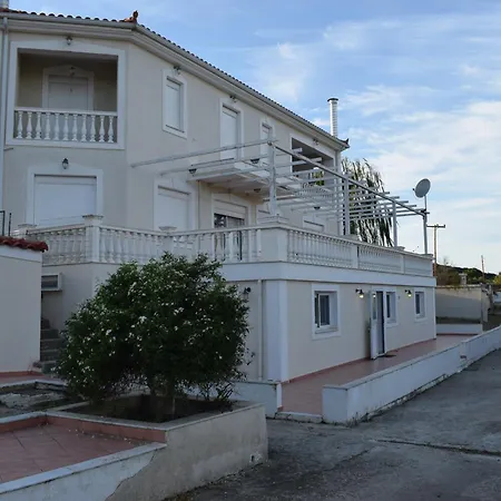 Traditional In Nature Apartament Kouvalata