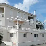 Appartement Traditional In Nature