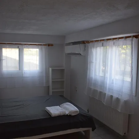 Traditional In Nature דירה