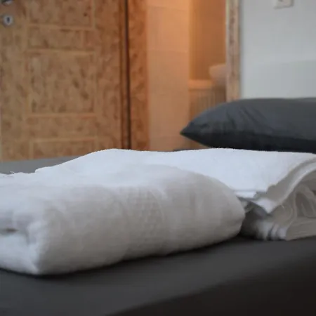 Traditional In Nature דירה