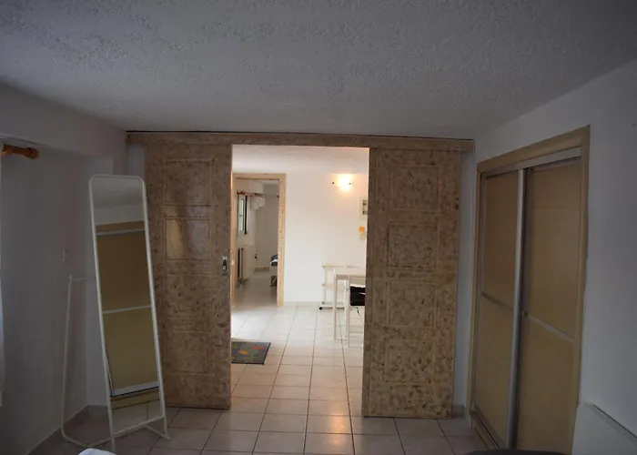 Traditional In Nature Appartement Kouvalata